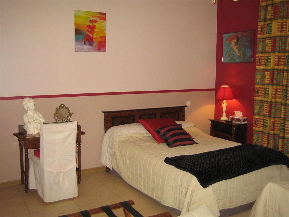 Chambre D'Hotes Domaine Le Castagne Ош Екстер'єр фото